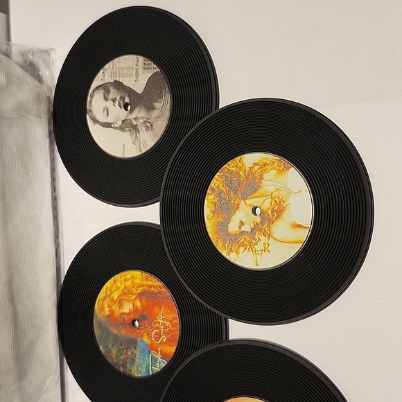 Taylor Swift Makeup Bag and 4 Taylor Swift Rubber Record Coasters set - Picture 2 of 4